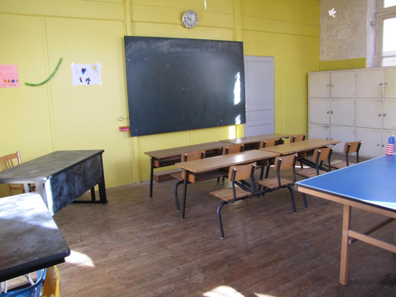 פונז'יבו Leclosdipontine L'Ecole Des Demoiselles מראה חיצוני תמונה